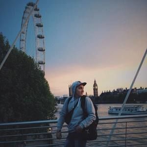 Meet your Posher, Alex